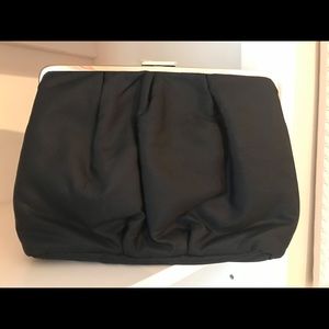 Black clutch